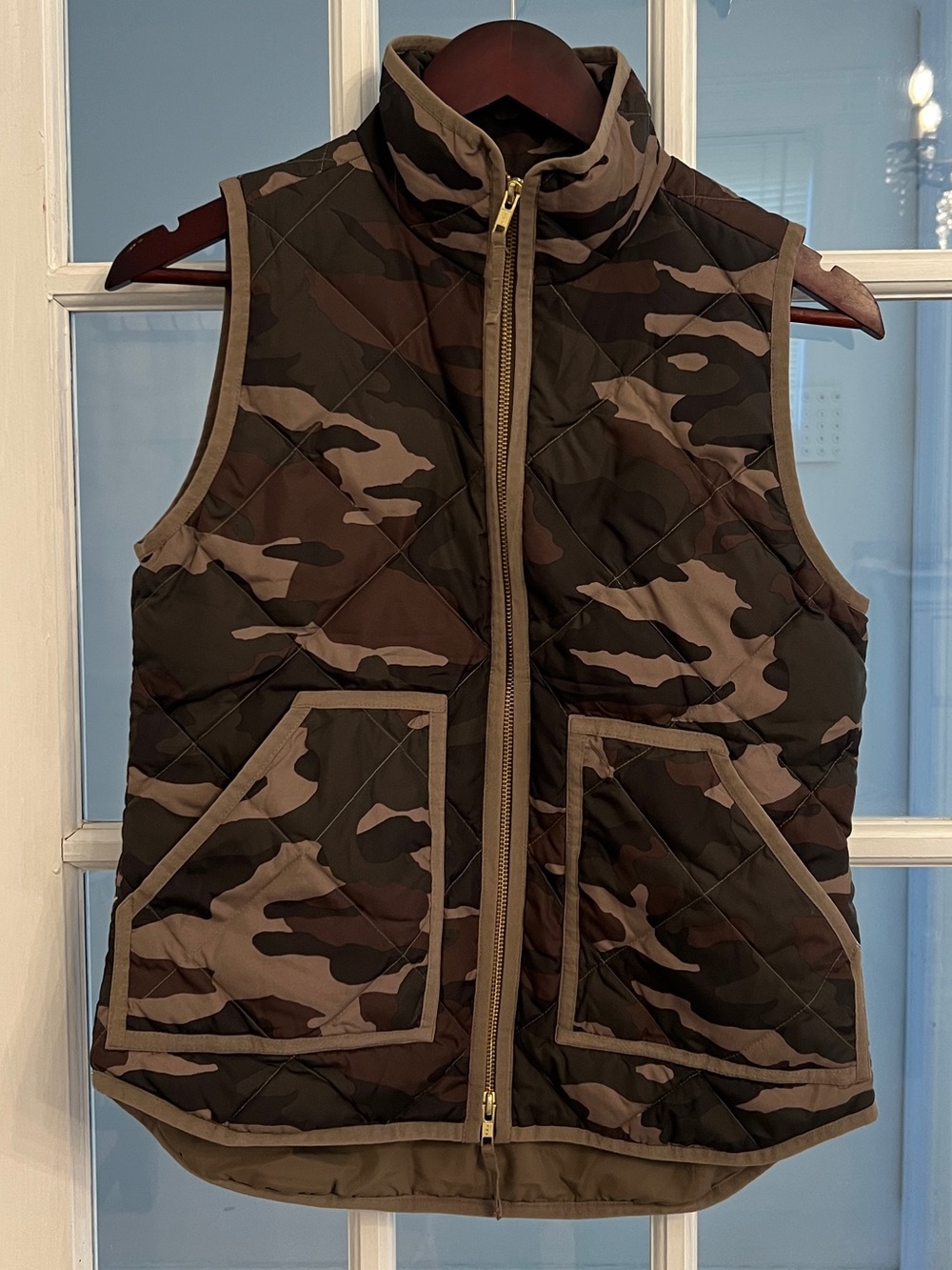 J. CREW Women’s Excursion Camo Quilted Down Puffer Vest Military 02538 Size XXS